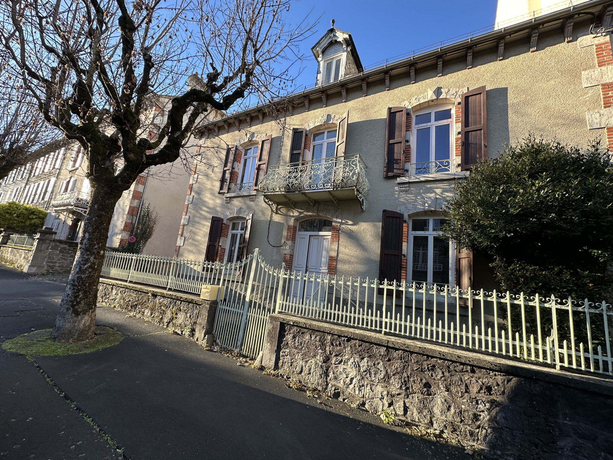 Maison 6 pièces - 216m² - AURILLAC