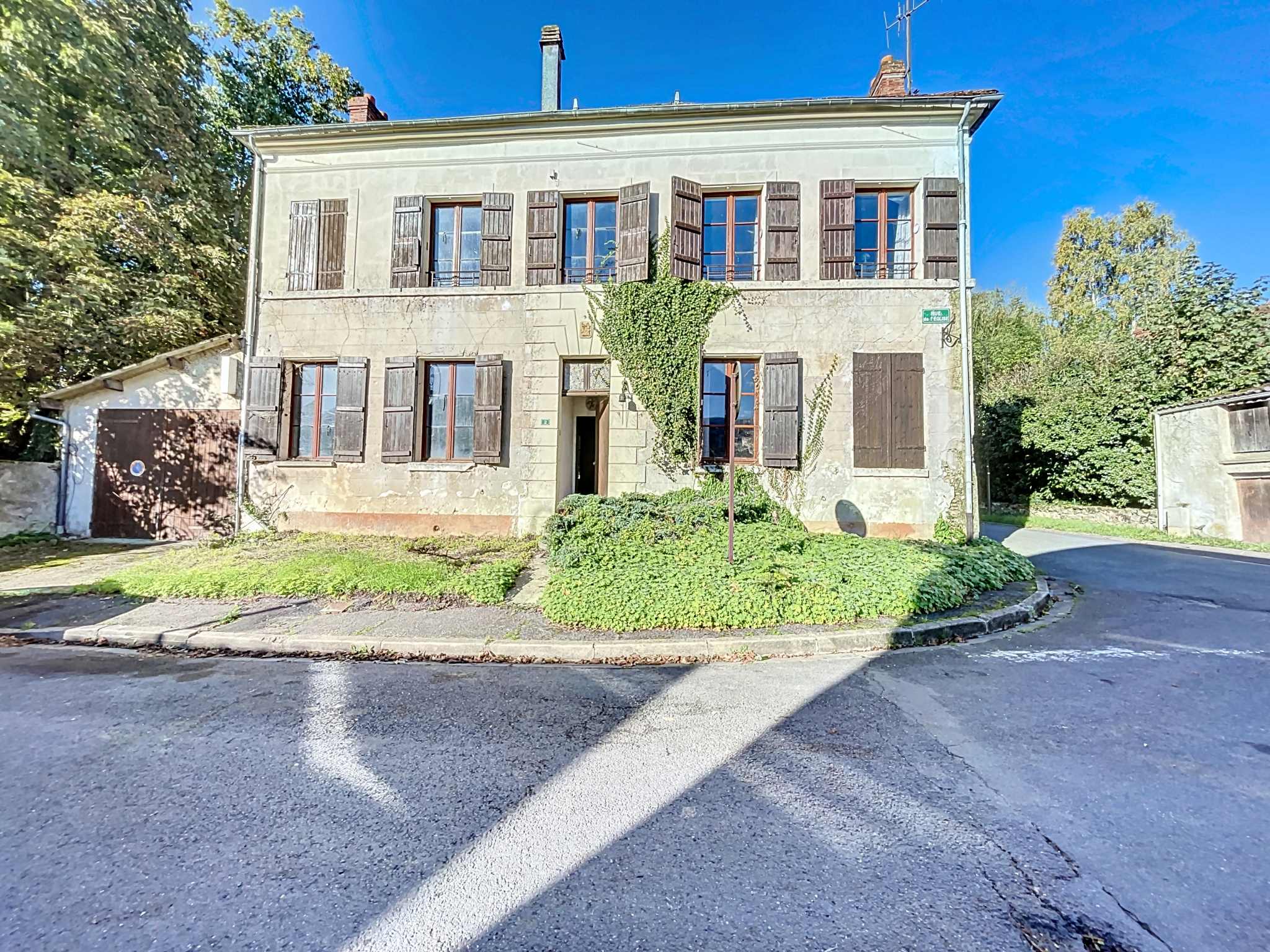 Maison 8 pièces - 139m² - LA FERTE GAUCHER