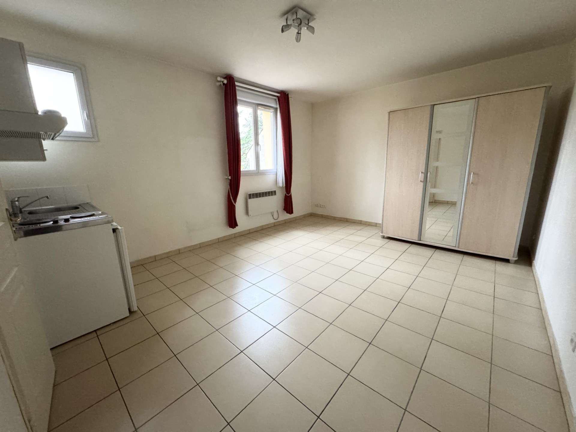 Appartement 1 pièce - 24m² - SAVIGNY SUR ORGE