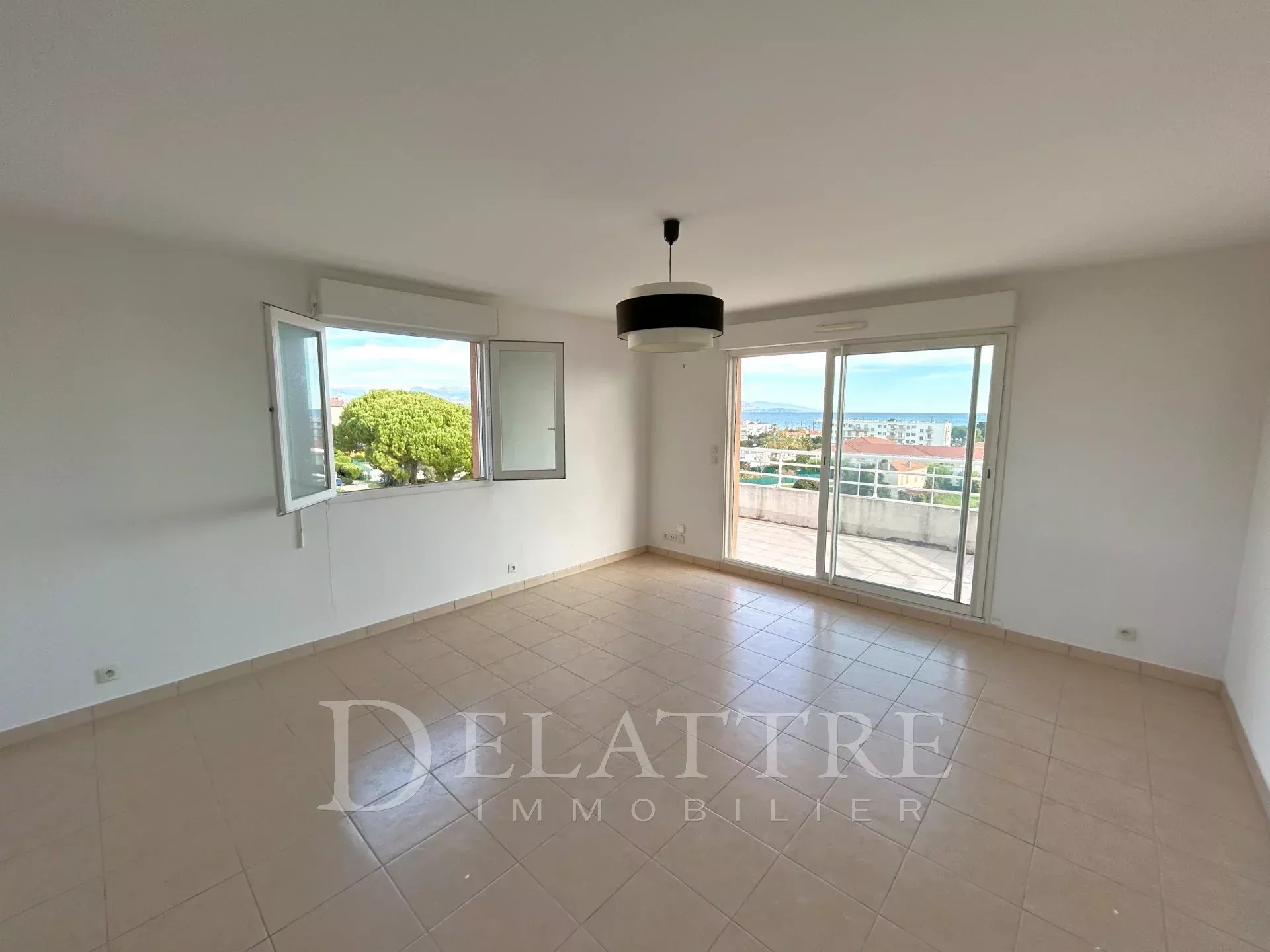 Appartement  - 63m² - ANTIBES