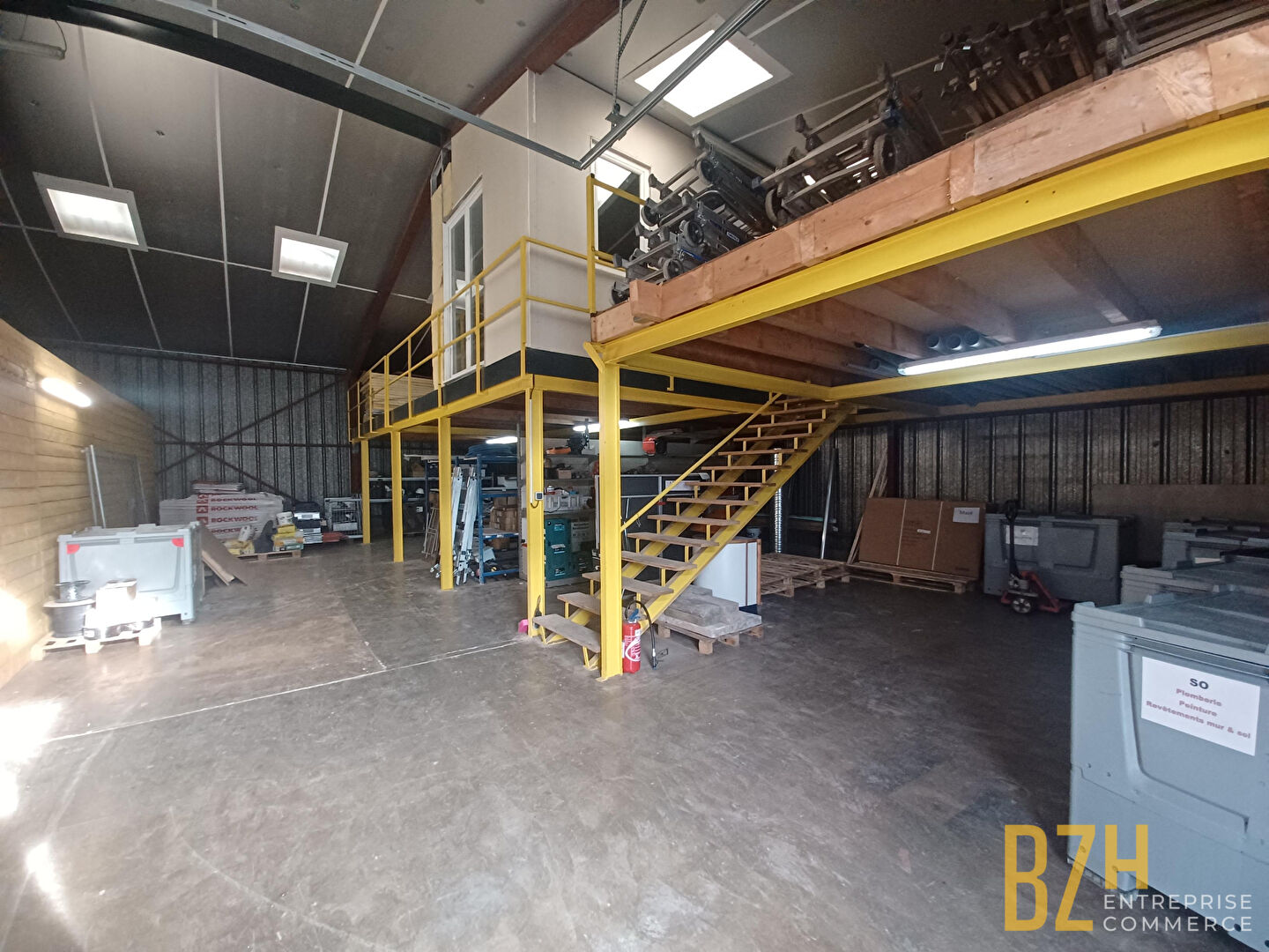 Local industriel  - 150m²