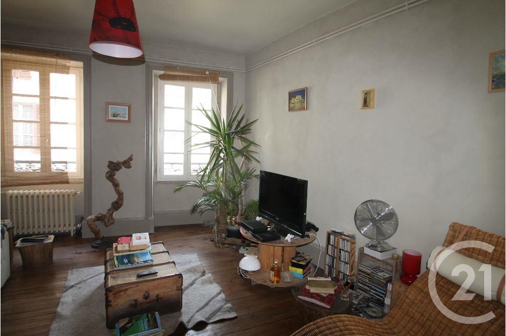 Appartement 2 pièces - 102m² - GANNAT