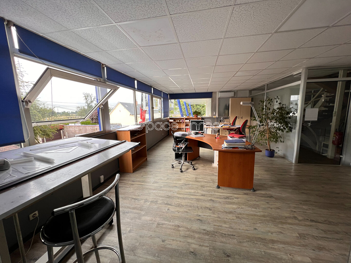 Local Professionnel  - 62m² - PREAUX