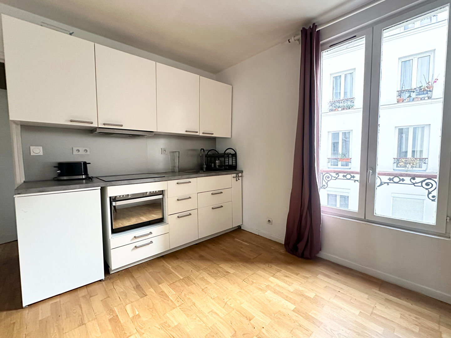 Appartement 2 pièces - 28m² - PARIS  - 18ème