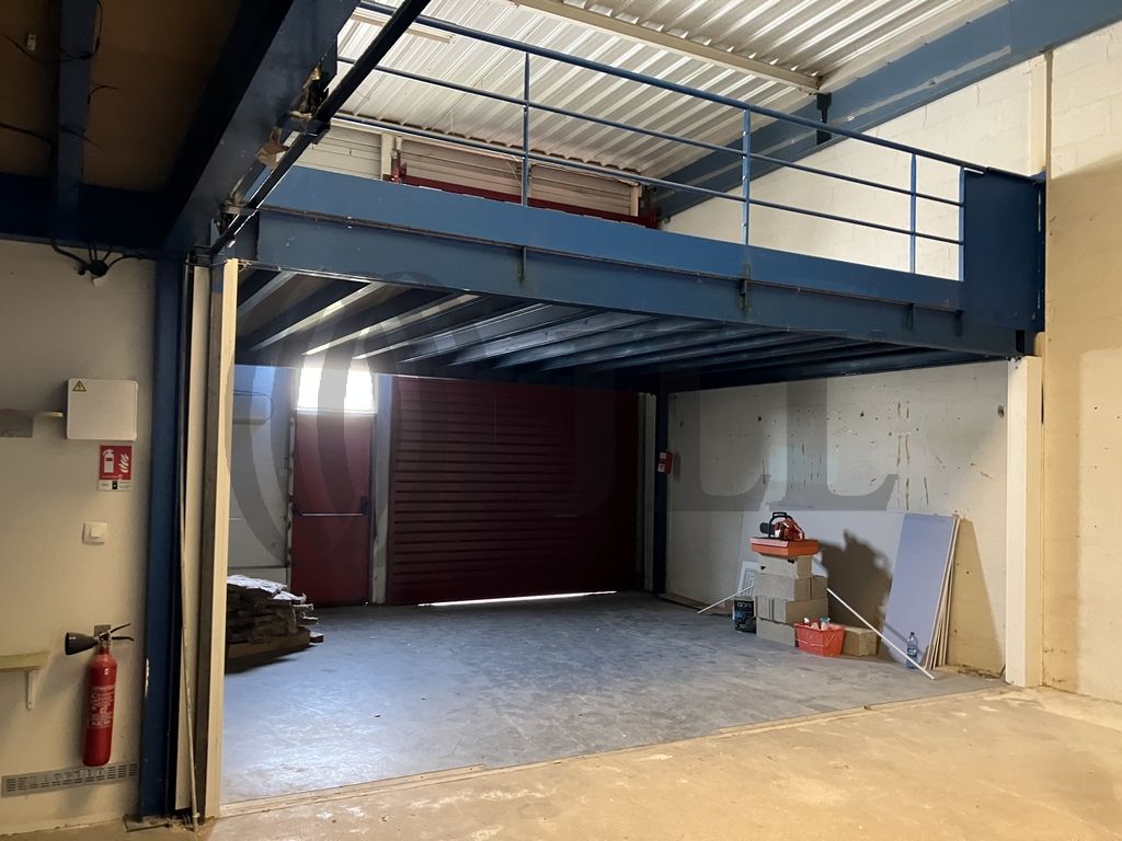 Local industriel  - 540m² - MAGNY LES HAMEAUX