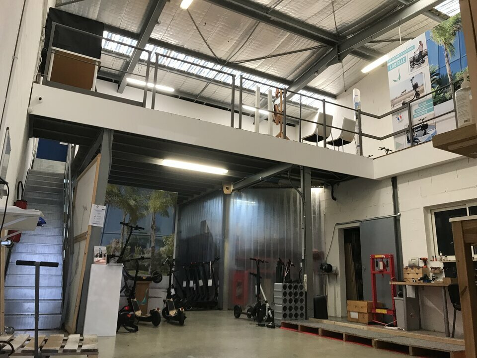 Local industriel  - 410m² - NIMES