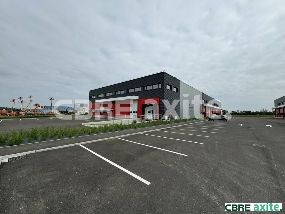 Local industriel  - 4 659m² - HEYRIEUX