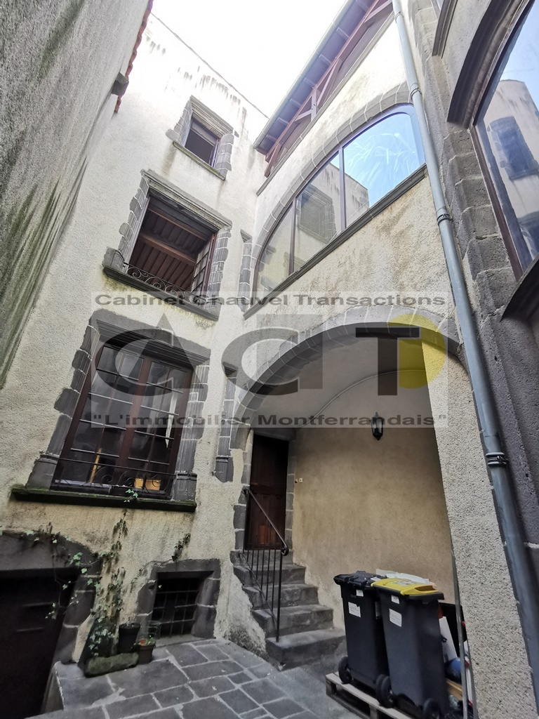 Maison 8 pièces - 234m² - CLERMONT FERRAND