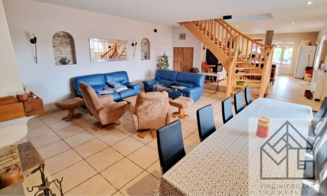 Maison 9 pièces - 166m² - RENAISON