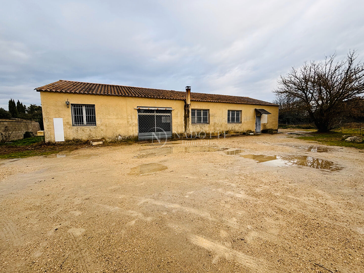 Local industriel  - 230m²