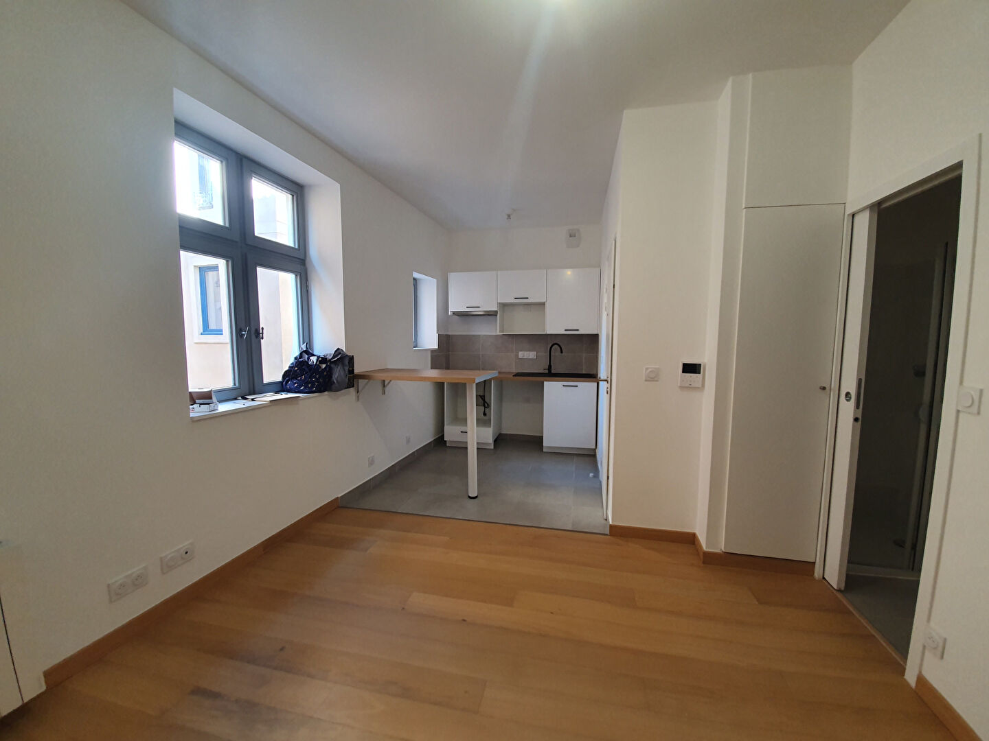 Appartement 1 pièce - 18m² - NIMES