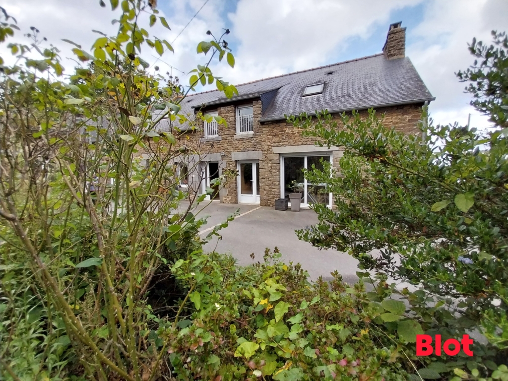 Maison 6 pièces - 147m² - ST PIERRE DE PLESGUEN