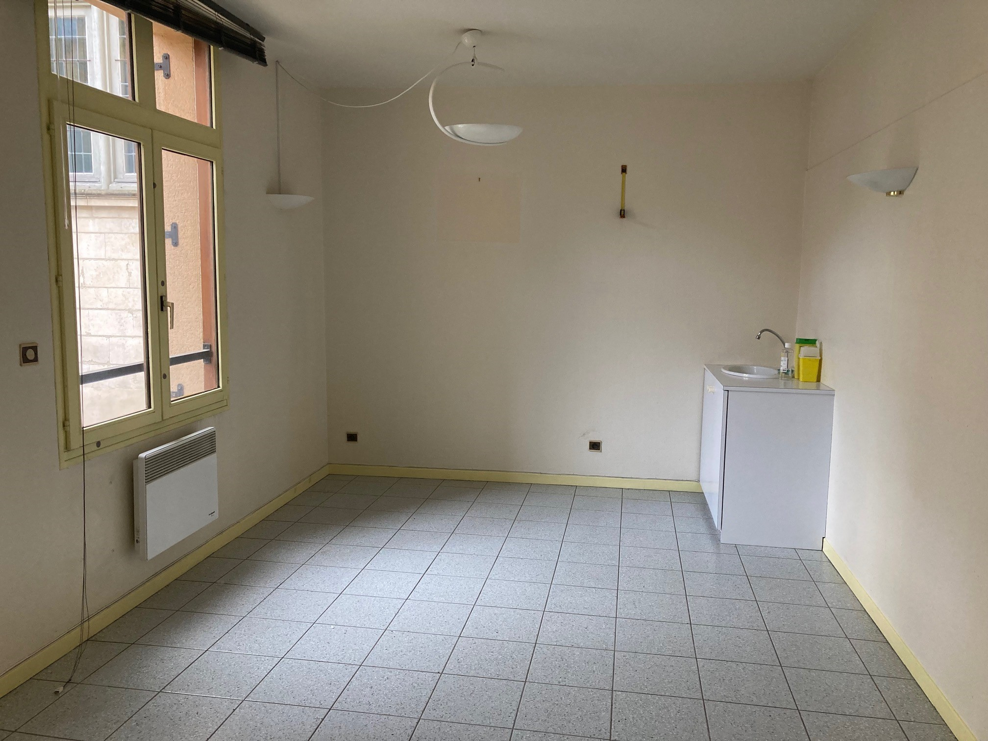 Local Professionnel  - 24m² - TROYES