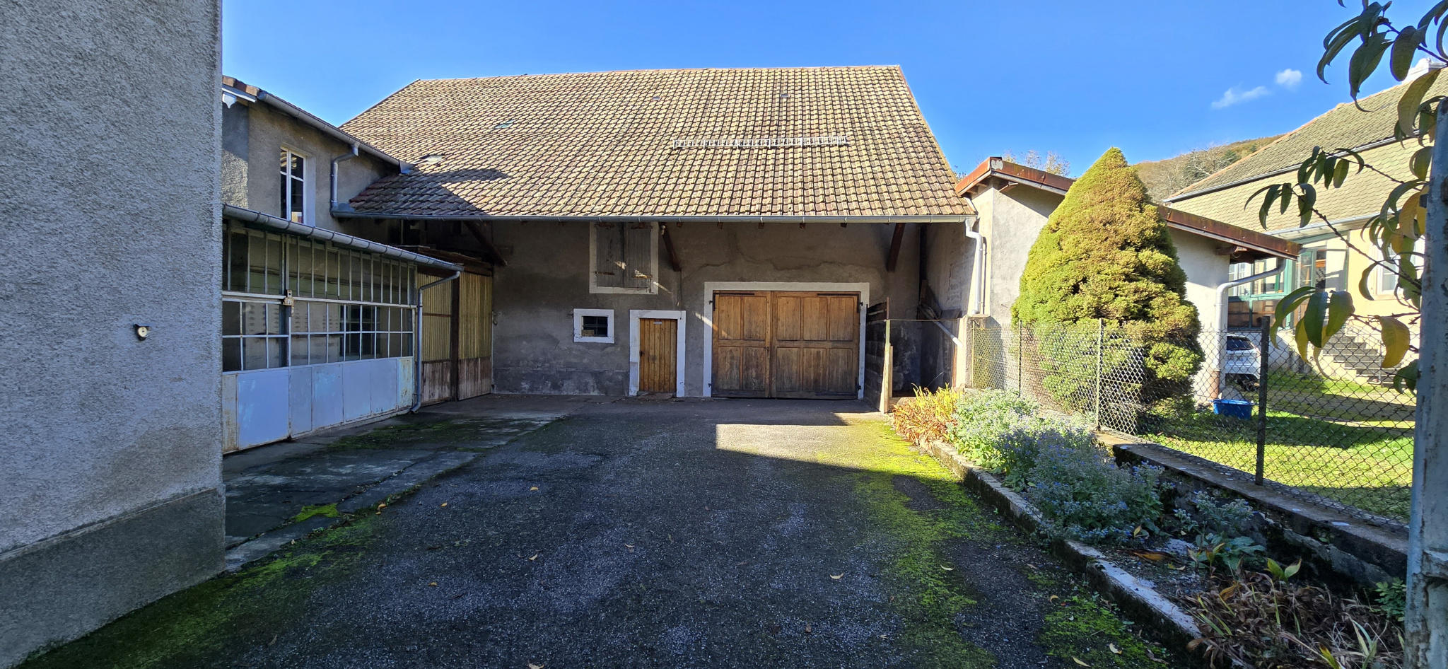 Maison 5 pièces - 90m² - ROUGEMONT LE CHATEAU