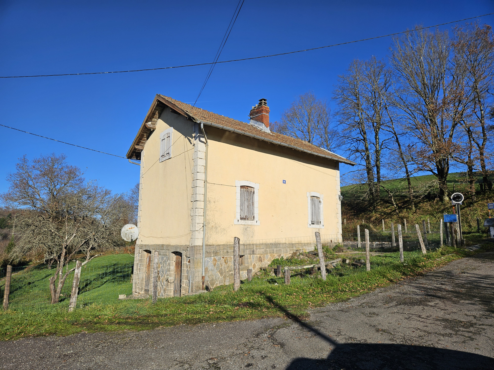 Maison 4 pièces - 2m² - ST LEONARD DE NOBLAT