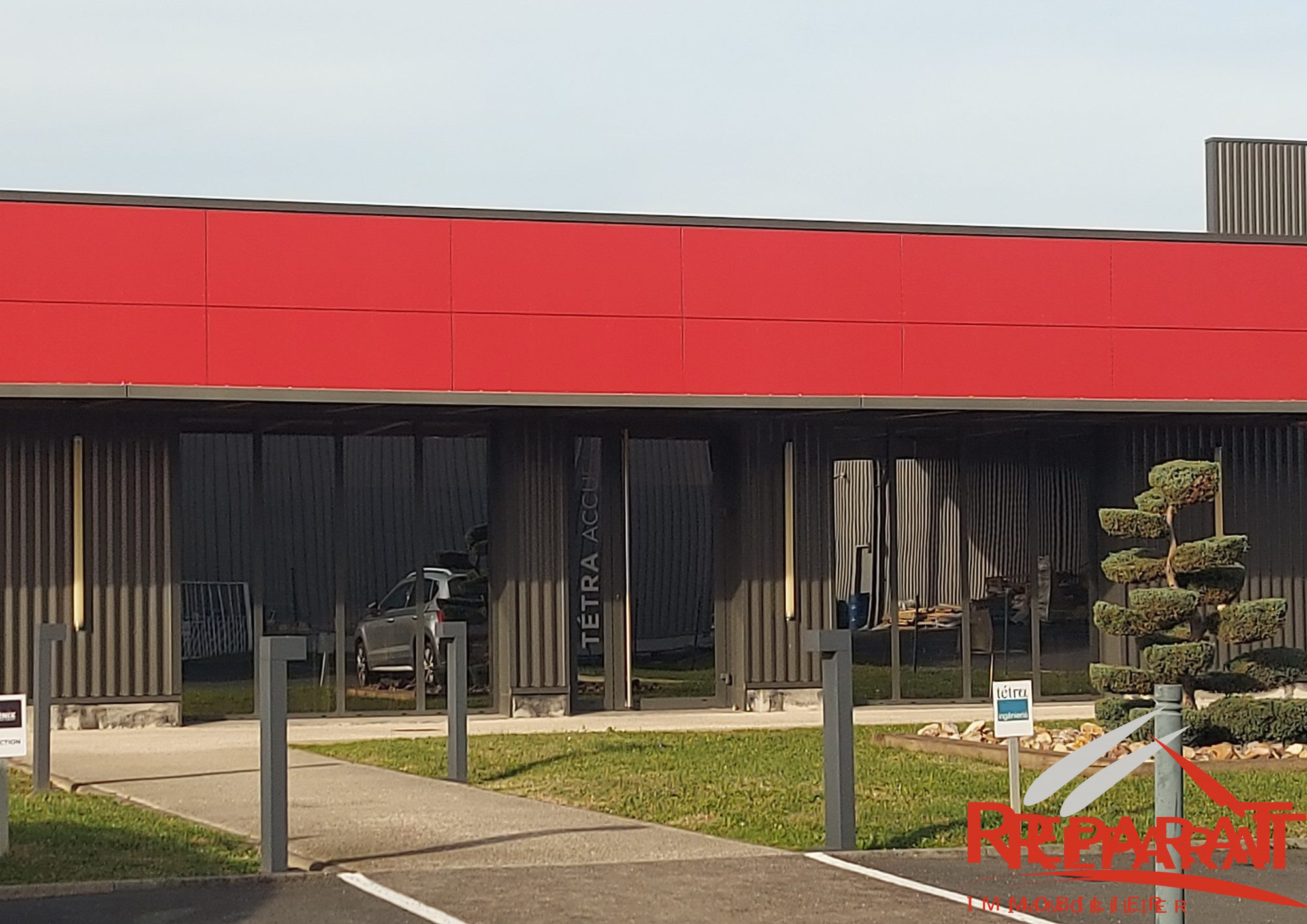 Local Professionnel  - 81m² - ST PANTALEON DE LARCHE