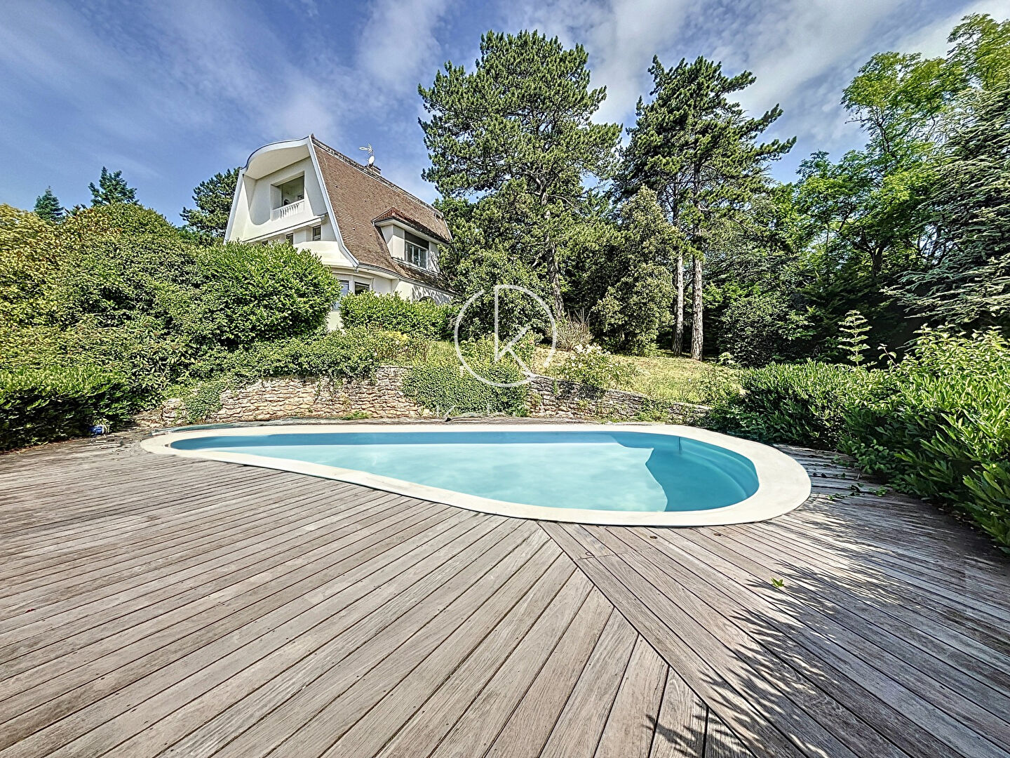 Maison 6 pièces - 250m²