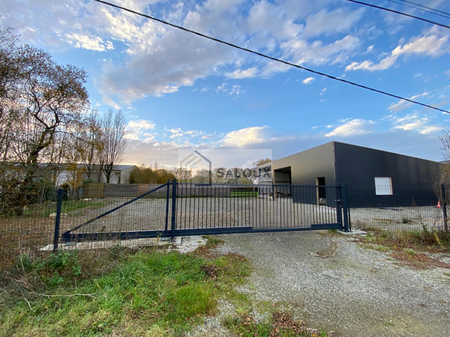 Local industriel  - 156m²