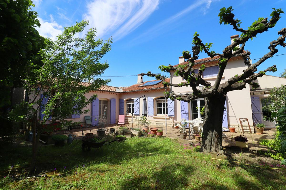 Maison 6 pièces - 150m² - VILLENEUVE LES AVIGNON