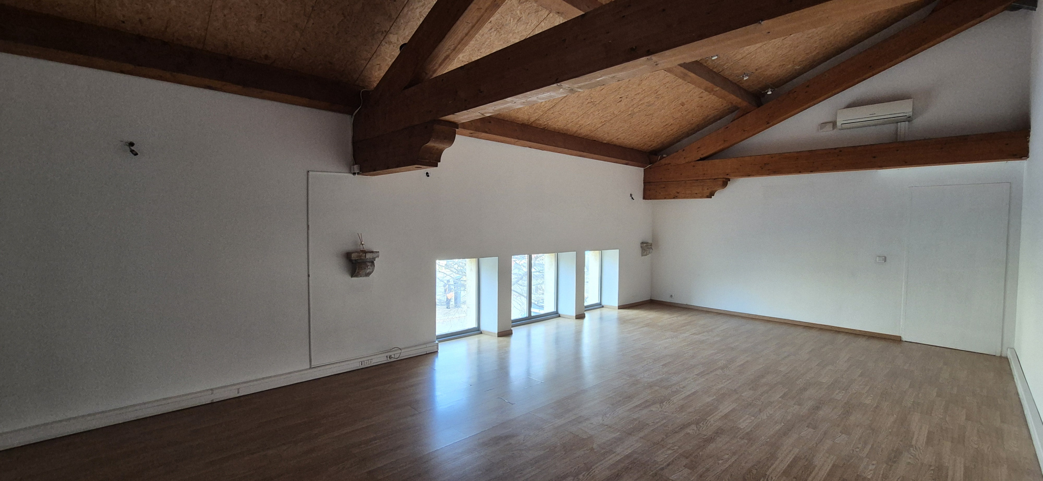 Local Professionnel  - 43m² - ARLES