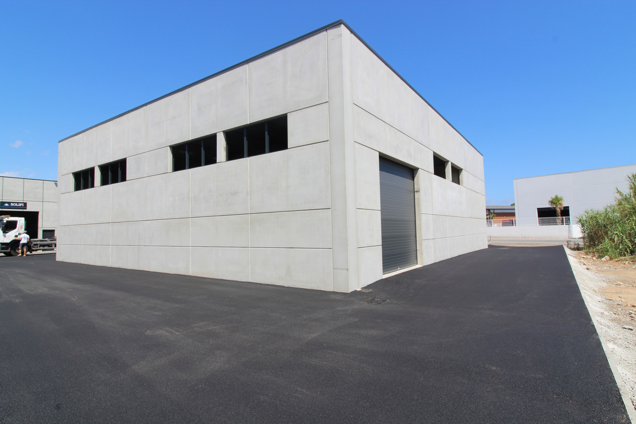 Local industriel  - 513m² - PUGET SUR ARGENS