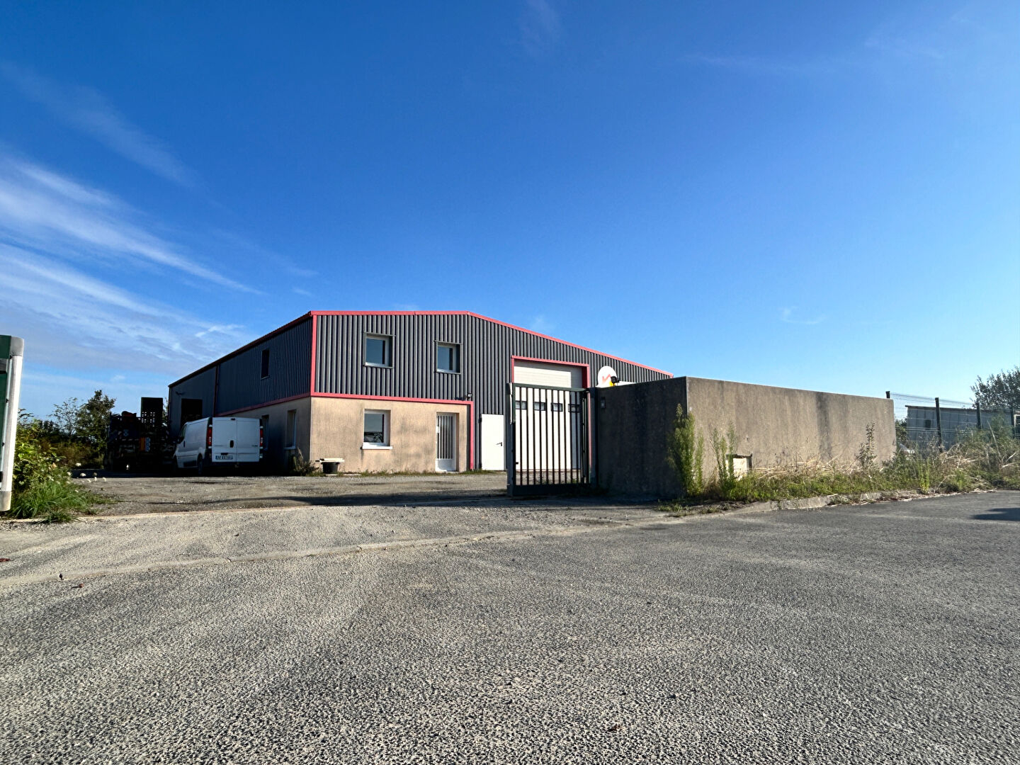 Local industriel  - 620m²