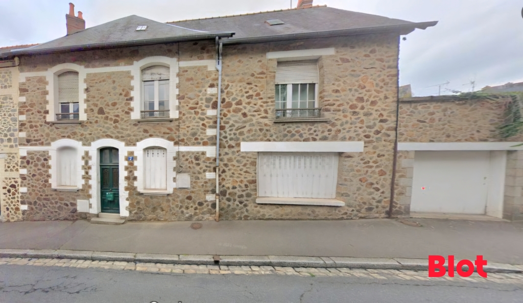 Maison 3 pièces - 85m² - FOUGERES