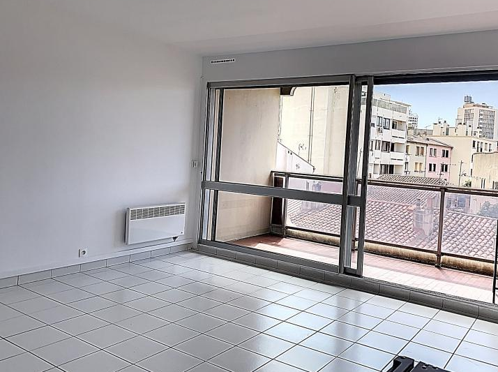 Appartement 1 pièce - 28m² - MARSEILLE  - 5ème