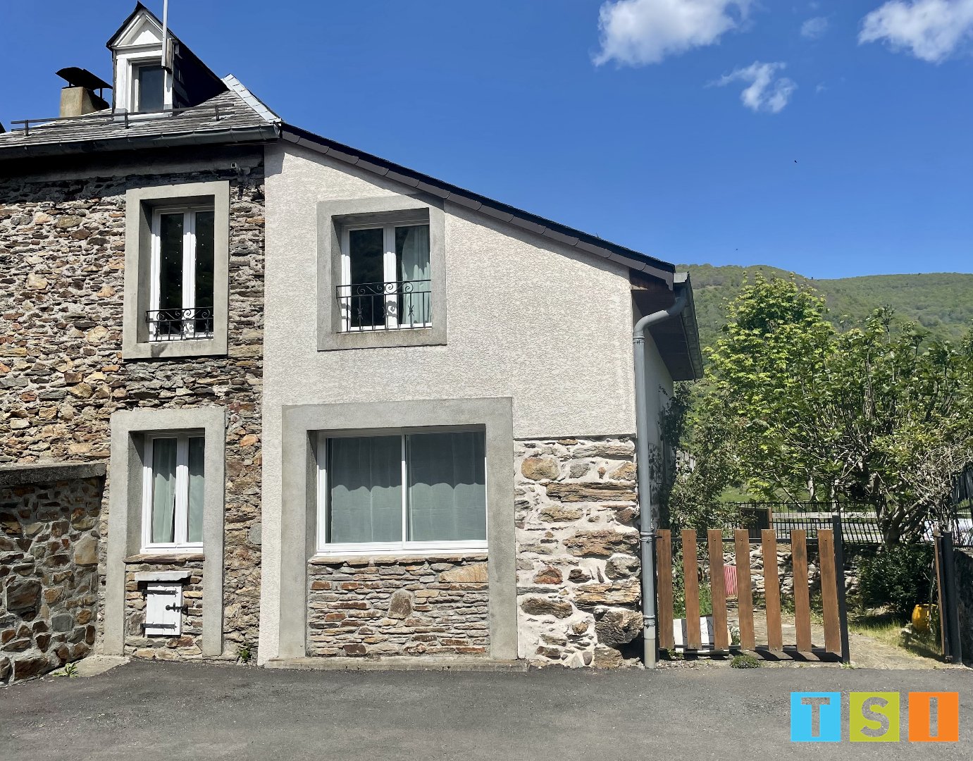 Maison 4 pièces - 80m² - BURGALAYS