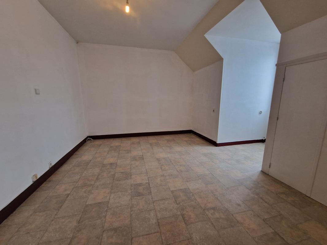 Appartement 1 pièce - 31m² - ST PIERRE DES CORPS