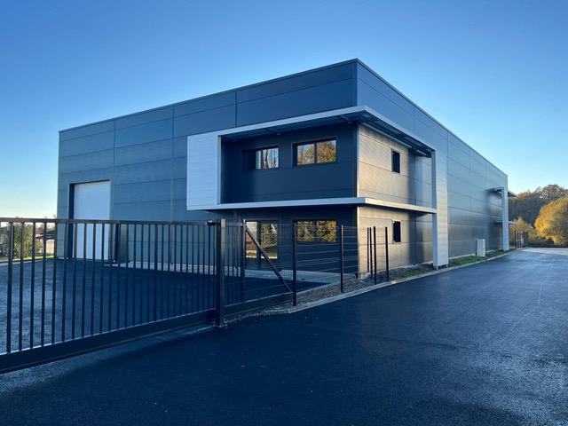 Local industriel  - 750m²