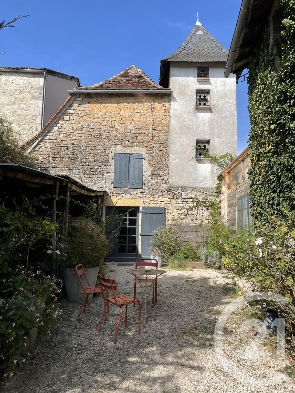 Maison 12 pièces - 407m² - GRAMAT