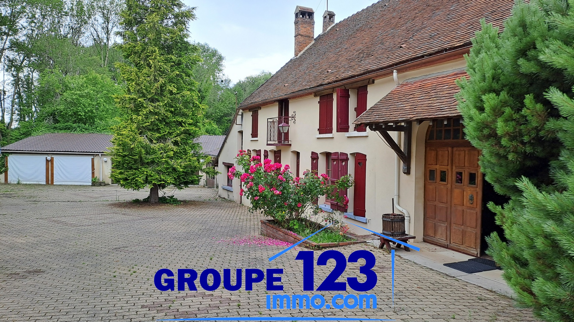 Maison 18 pièces - 521m² - SENAN