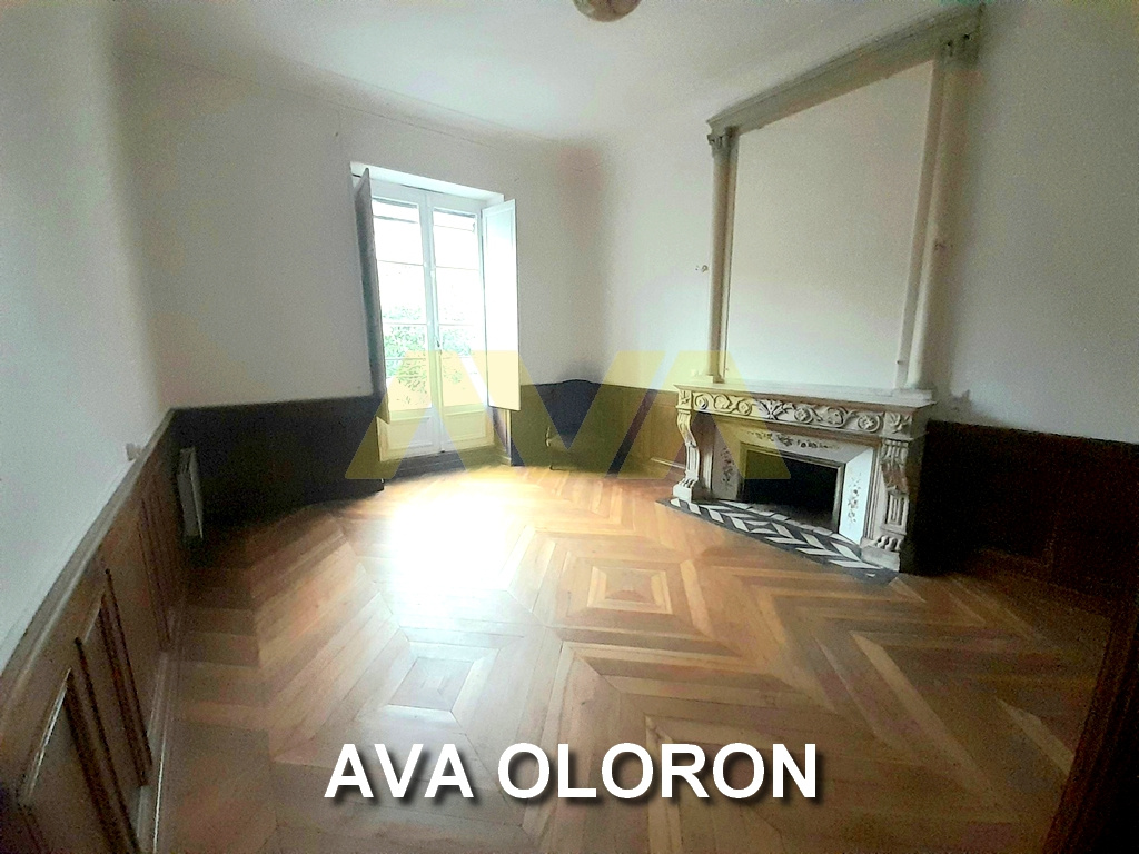 Appartement 2 pièces - 48m² - OLORON STE MARIE