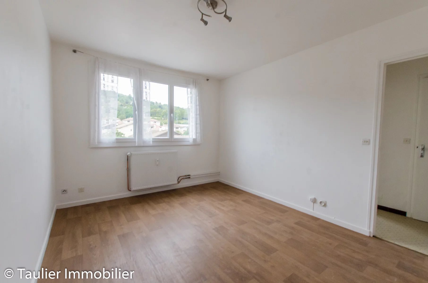 Appartement 1 pièce - 27m² - ST MARCELLIN