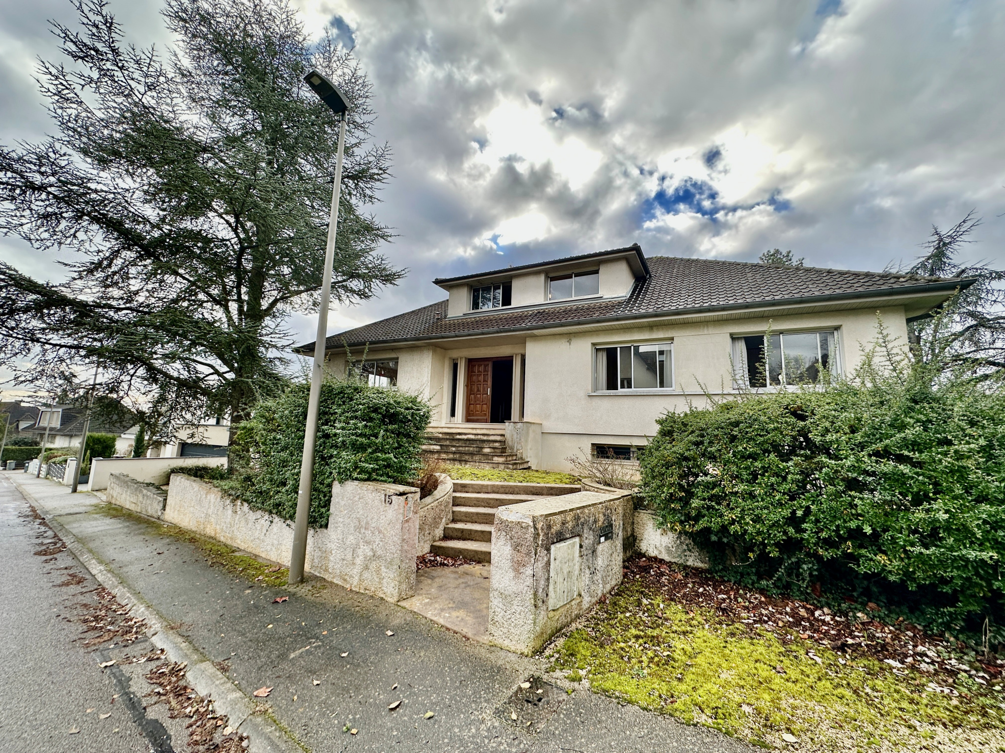 Maison 10 pièces - 231m² - FONTAINE LES DIJON