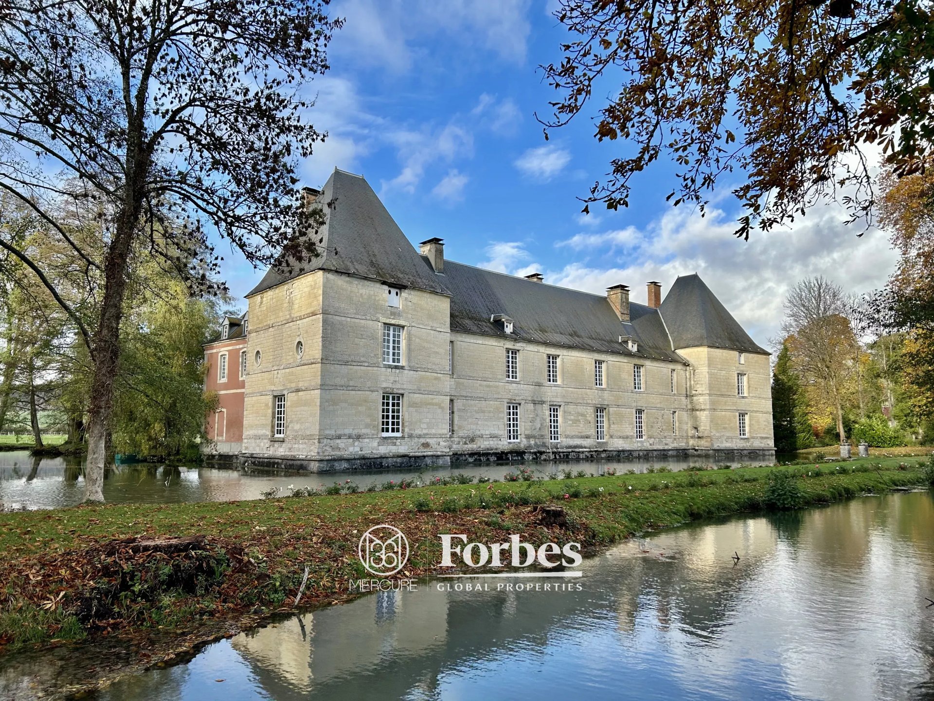 Maison 22 pièces - 944m² - CHAUMONT