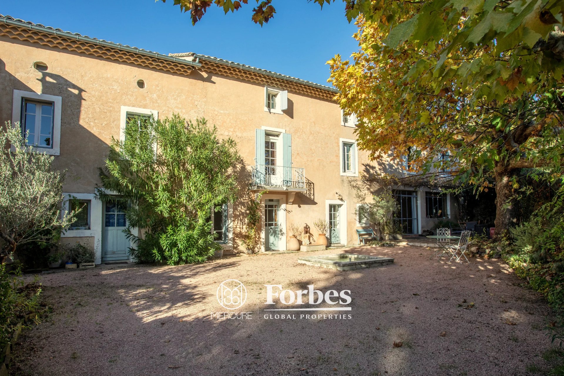 Maison 9 pièces - 241m² - GRIGNAN