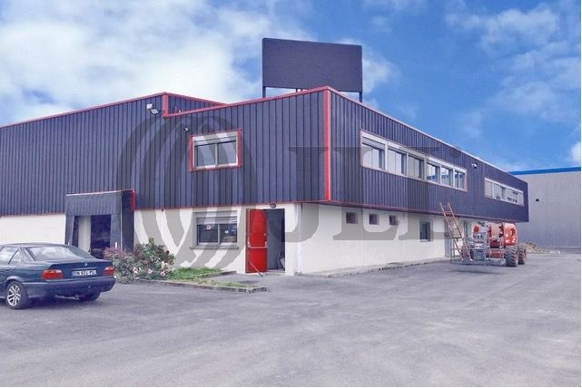 Local industriel  - 2 200m² - DAMMARTIN EN GOELE