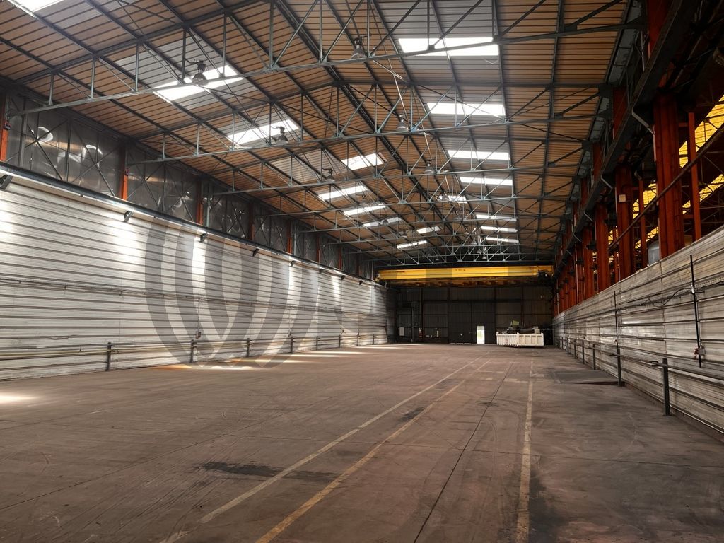 Local industriel  - 6 876m² - DOUAI