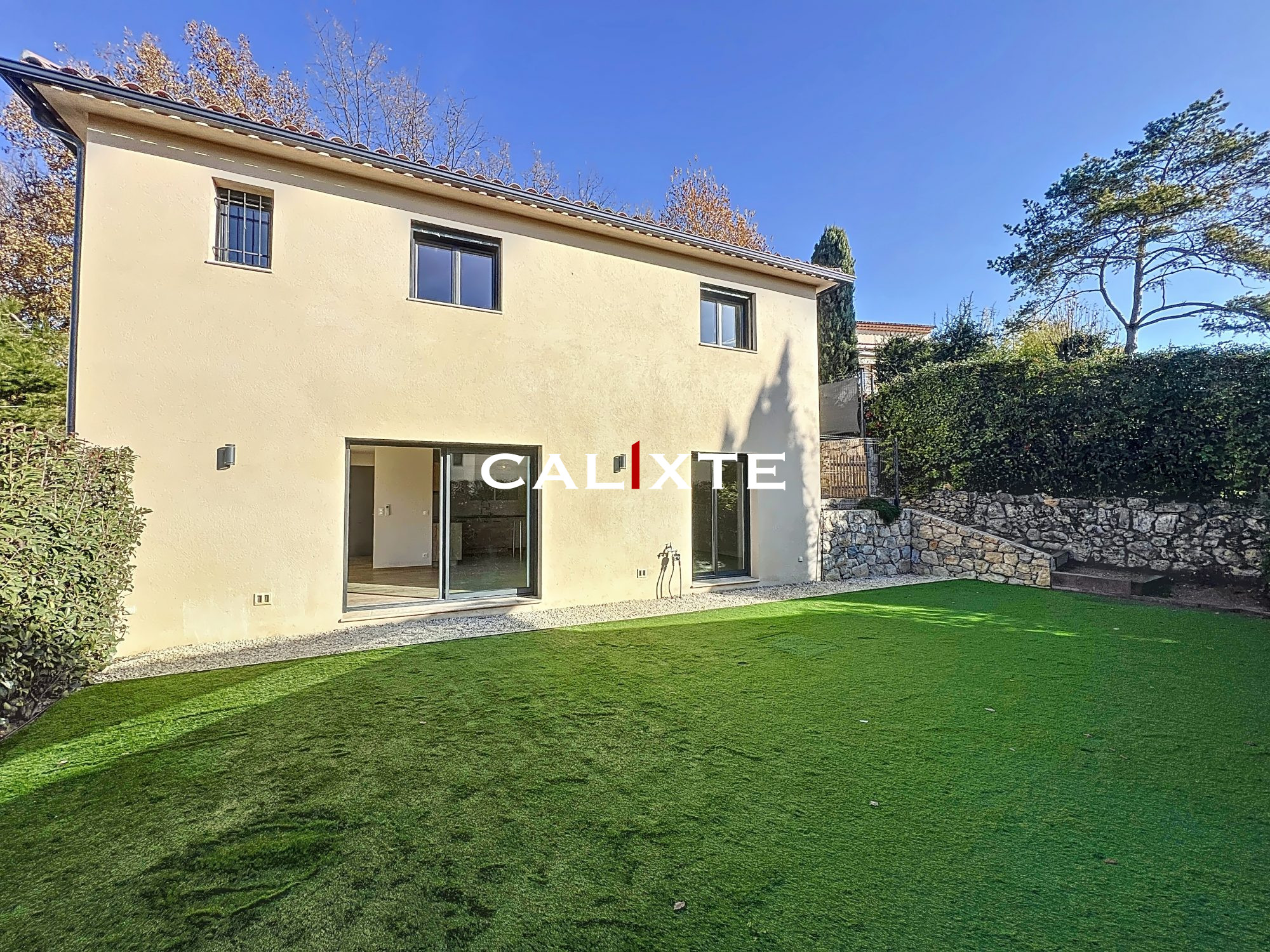 Maison 5 pièces - 111m² - MONTAUROUX