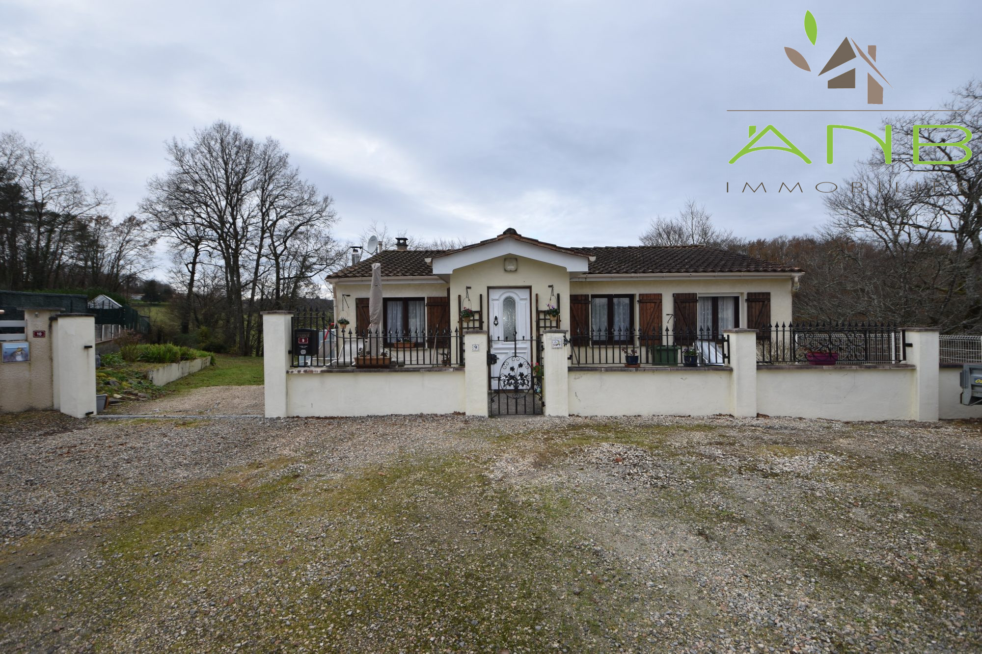 Maison 6 pièces - 100m² - VILLEBOIS LAVALETTE