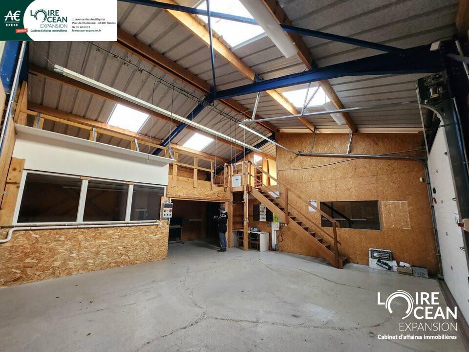 Local industriel  - 160m² - CHAUMES EN RETZ