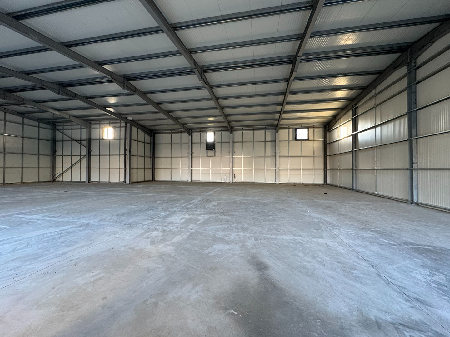 Local industriel  - 400m²