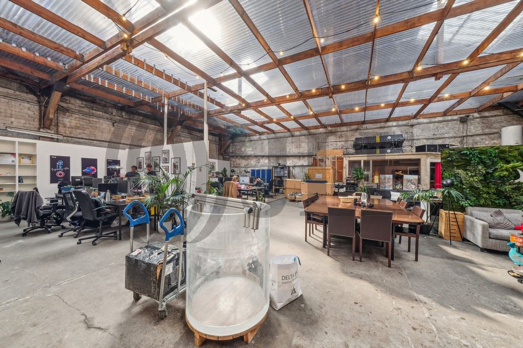 Local industriel  - 457m² - PARIS  - 18ème