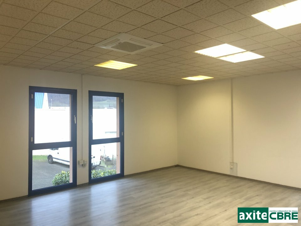 Local Professionnel  - 65m² - RUY