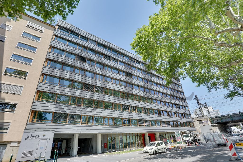 Local Professionnel  - 3 081m² - LYON  - 5ème