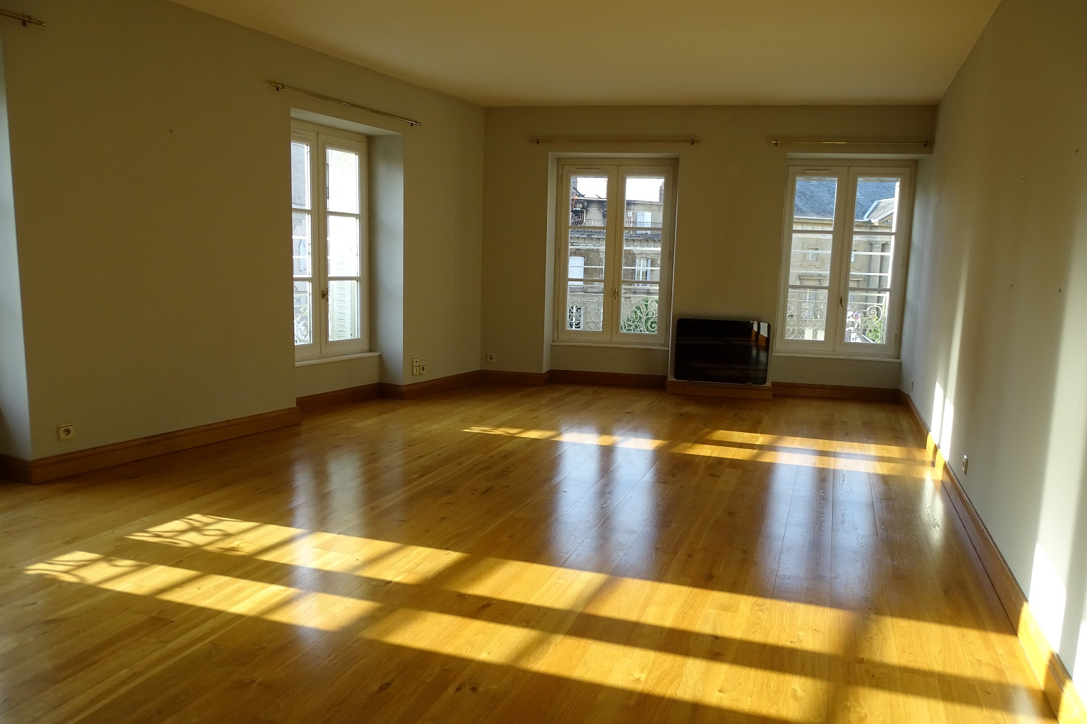 Appartement 2 pièces - 62m² - BRIVE LA GAILLARDE