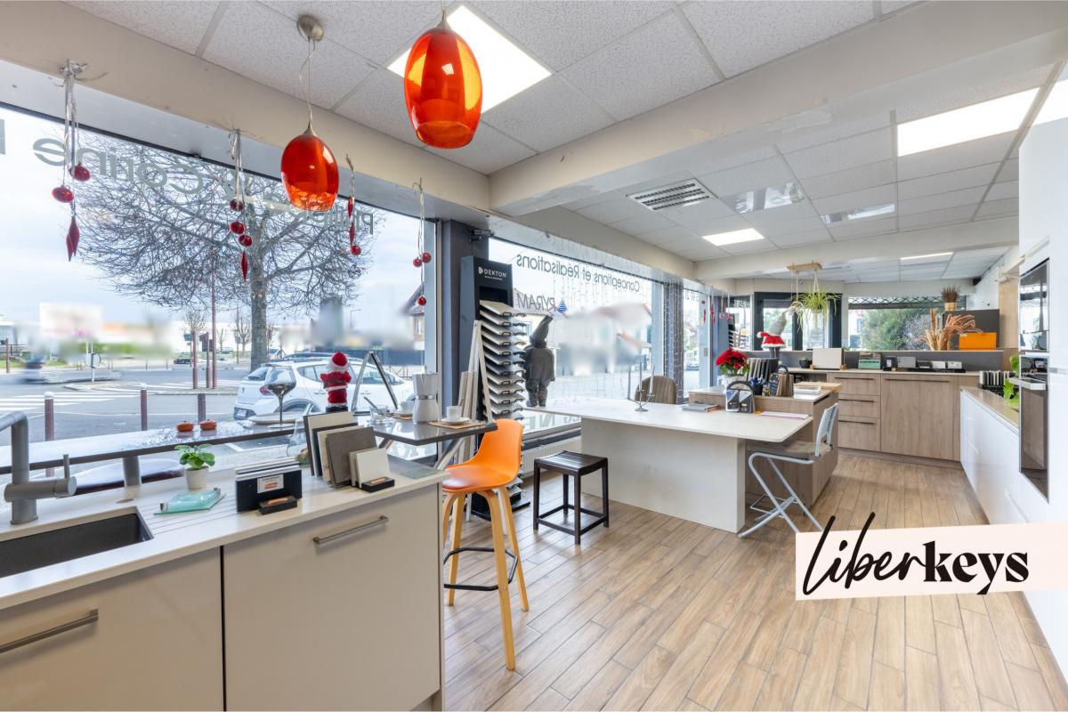 Local commercial  - 362m² - VILLENEUVE LE ROI