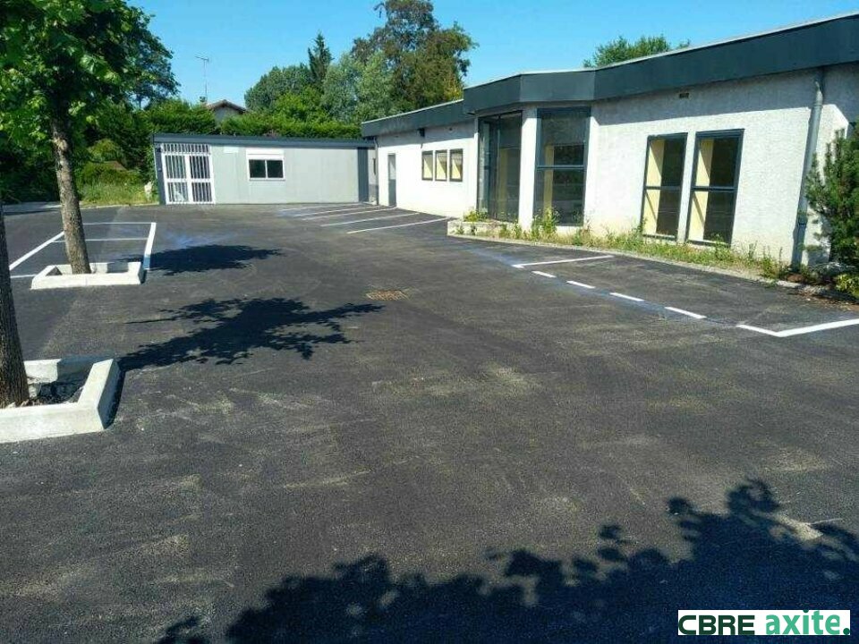 Local Professionnel  - 577m² - BOURGOIN JALLIEU